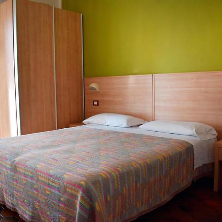Hotel Gattuccio Чезенатико Экстерьер фото