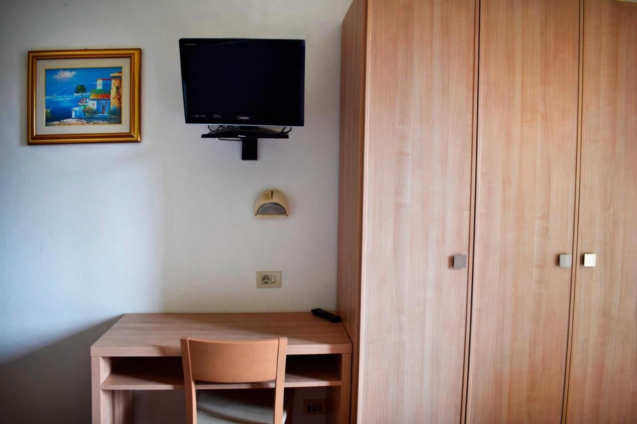 Hotel Gattuccio Чезенатико Экстерьер фото