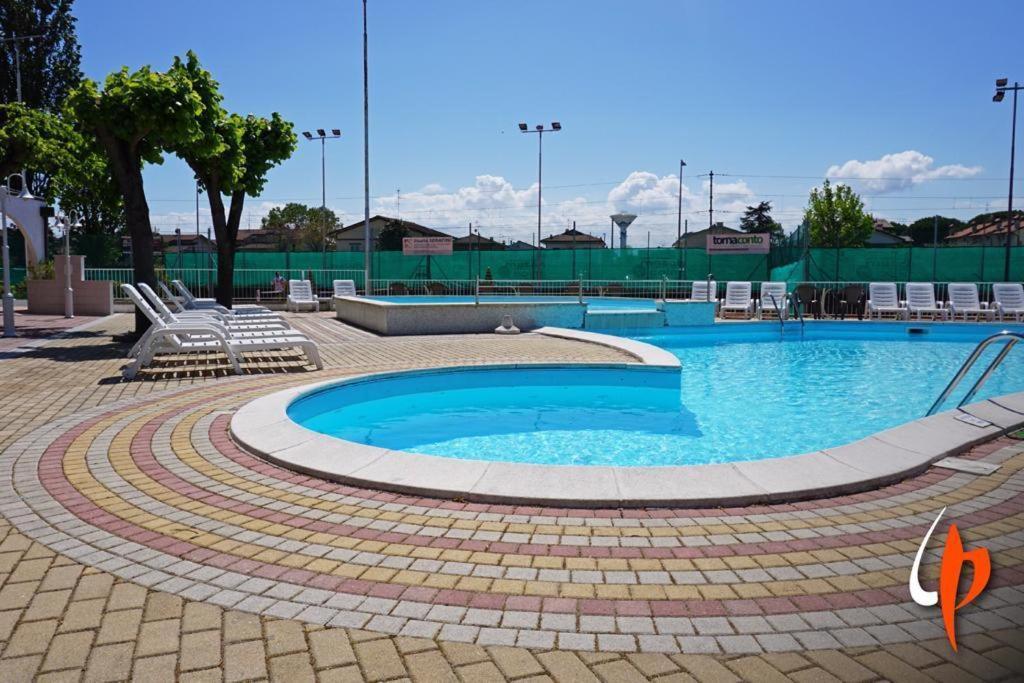 Hotel Gattuccio Чезенатико Экстерьер фото