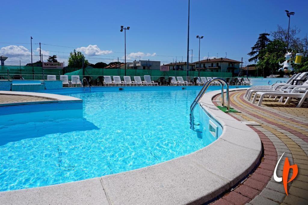 Hotel Gattuccio Чезенатико Экстерьер фото